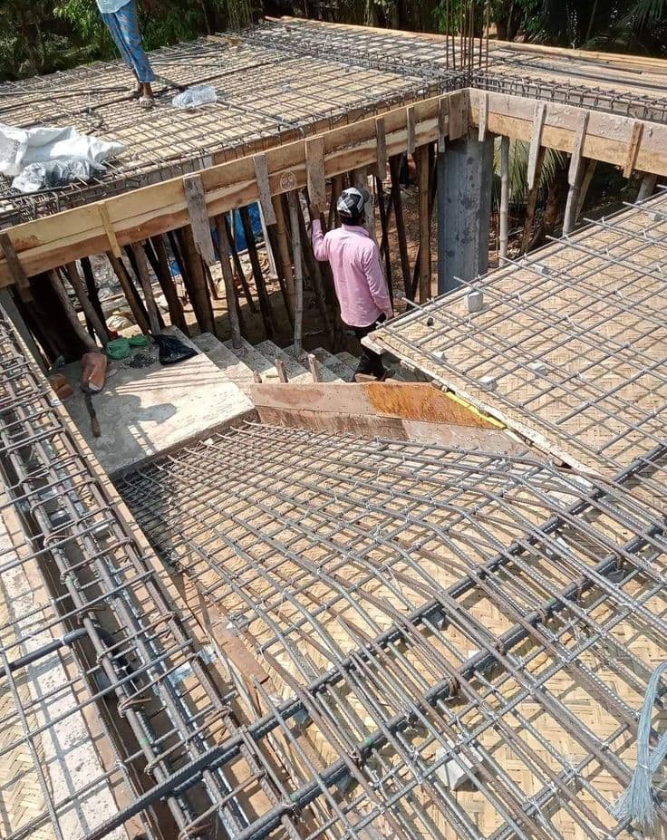 Reinforced concrete staircase